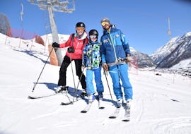 Happy participants during the kid ski lessons for all levels in Livigno.