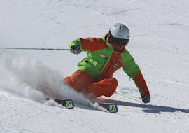 Ski instructor training for one of the adult ski lessons for all levels in Folgarida.