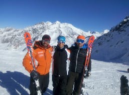 Skilehrer mit Teilnehmern bei einem der Privatskikurse für Erwachsene aller Levels in Madonna di Campiglio.