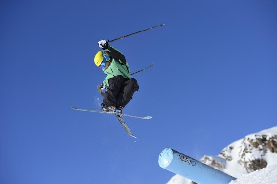 Bardonecchia - Private Freestyle Skiing Lessons for Adults - Christmas