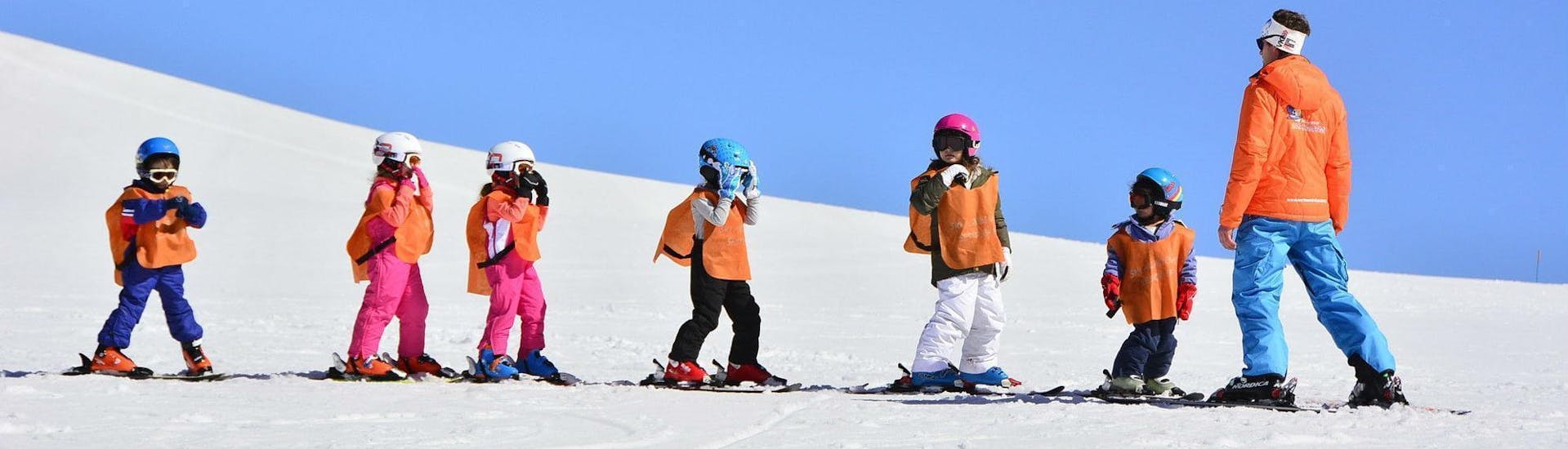 Clases de esquí para niños a partir de 6 años para debutantes.