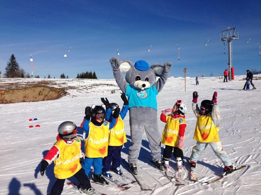Kinderskikurse (4-6 J.) für Anfänger mit ESI La Clusaz Kinderskikurse (4-6 J.) für Anfänger mit ESI La Clusaz .