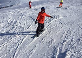 Private Snowboarding Lessons for Kids for Kids (5-15 y.) from Ski School Lenk.