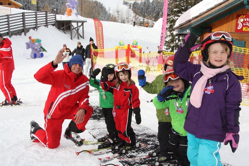 Lezioni di sci per bambini a partire da 4 anni con esperienza.