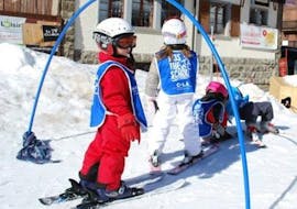 Children having fun and skiing in the Mini Club of the ESI M3S in Morgins. 