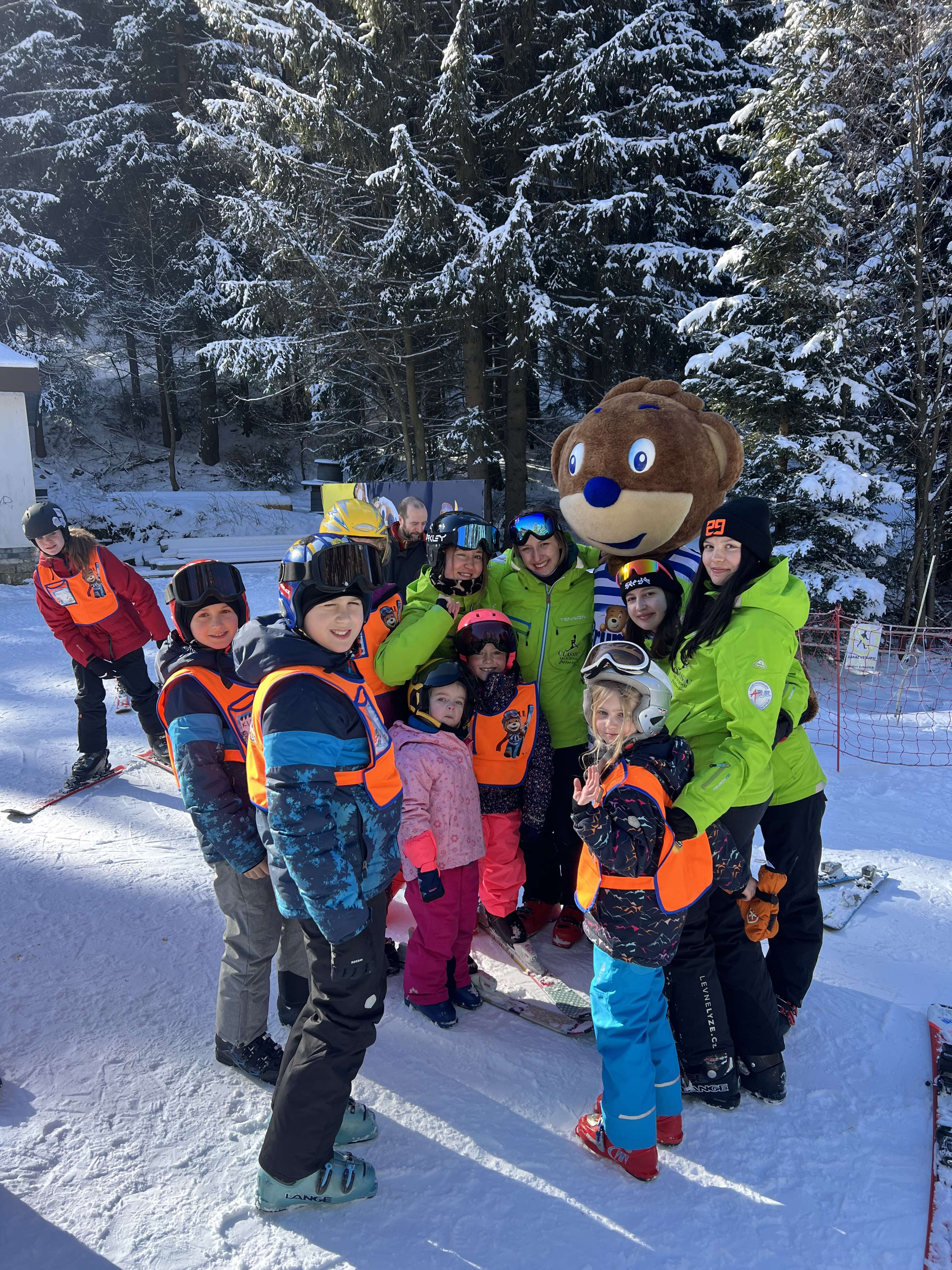 Kinder-Skikurs (4-12 J.) für alle Levels.