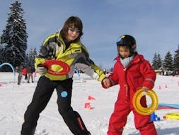 Lezioni di sci per bambini a partire da 4 anni per tutti i livelli con Classic Ski School Harrachov.