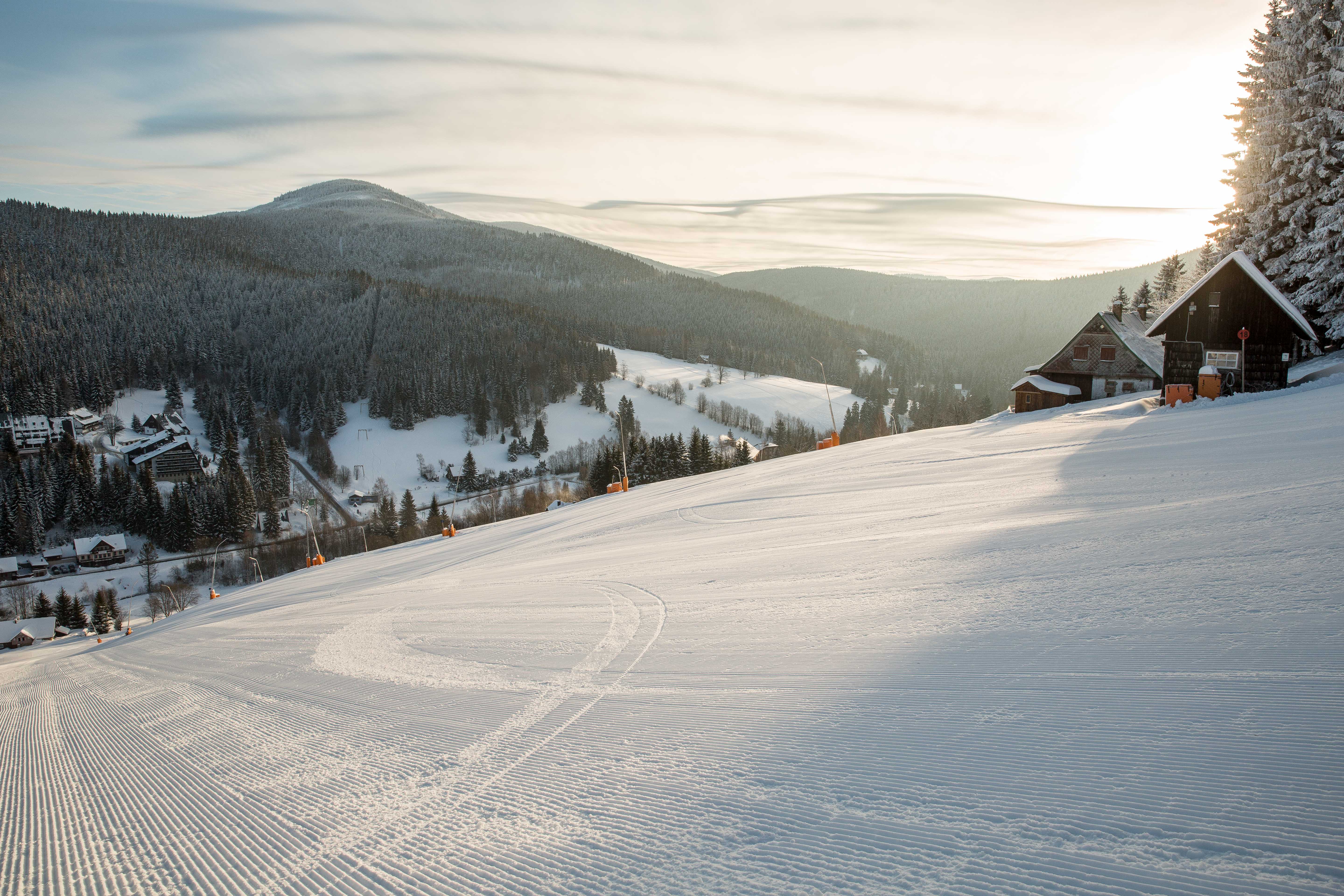 Private Snowboarding Lessons for Kids & Adults of All Levels.