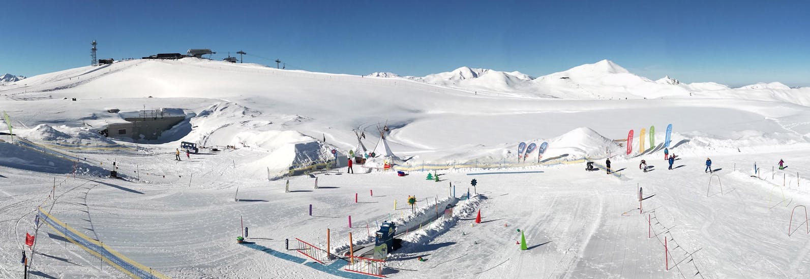 Een prachtig landschap van de pistes tijdens de Kids Skilessen (3-14 j.) voor alle niveaus - Halve dag met Schneesportschule Wildkogel.