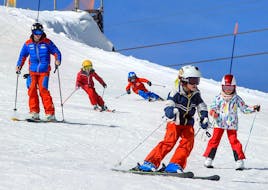 Kinder-Skikurs (4-15 J.) für alle Levels mit Skischule Tzoum'Évasion La Tzoumaz.