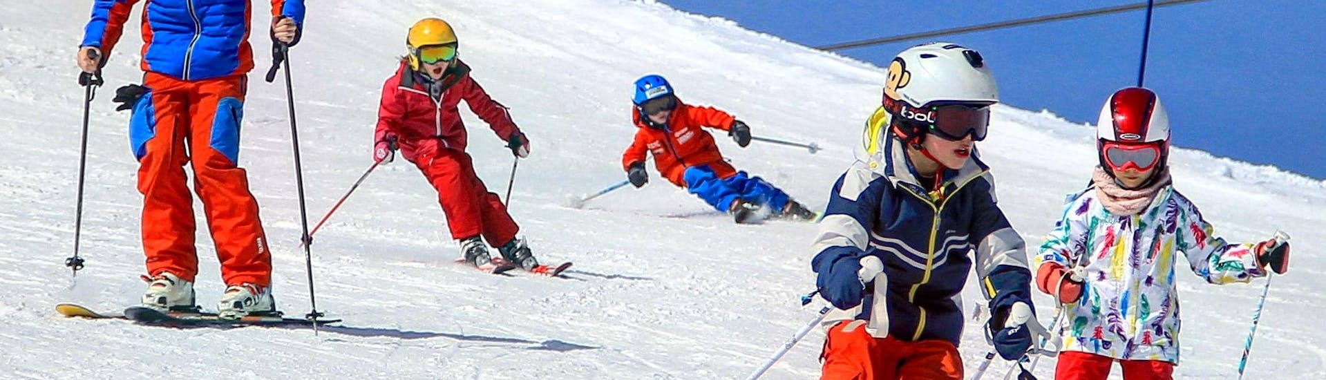 Kids Ski Lessons (4-15 y.) for All Levels with Ski School Tzoum&#39;Évasion La Tzoumaz - Hero image