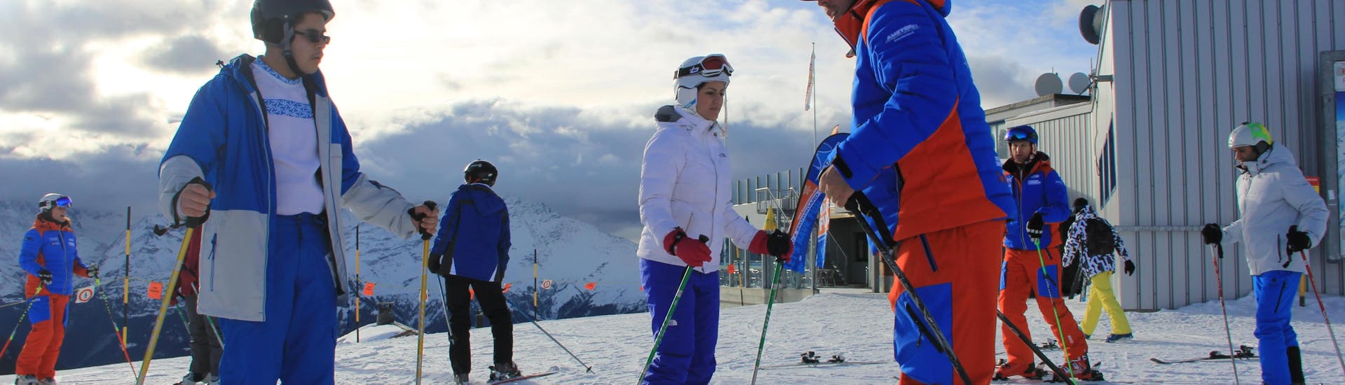Clases de esquí para adultos a partir de 16 años para todos los niveles con Tzoum'Évasion La Tzoumaz.