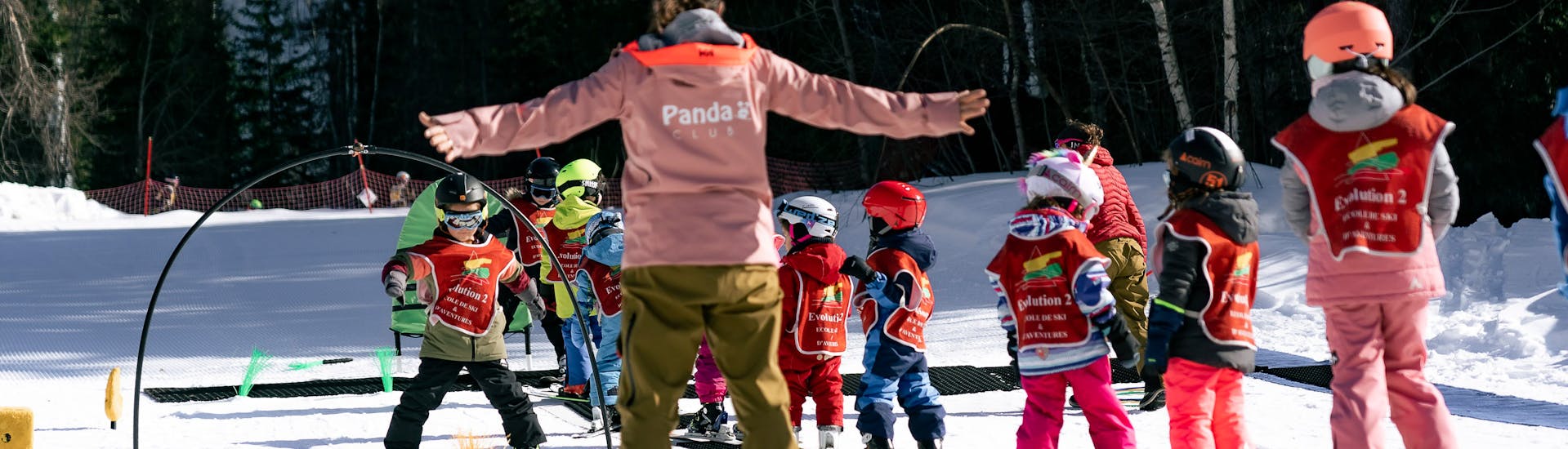 Group of Kids during their Ski Ski Lessons (3-5 y.) in Grands Montets with École de ski Evolution 2 Chamonix.