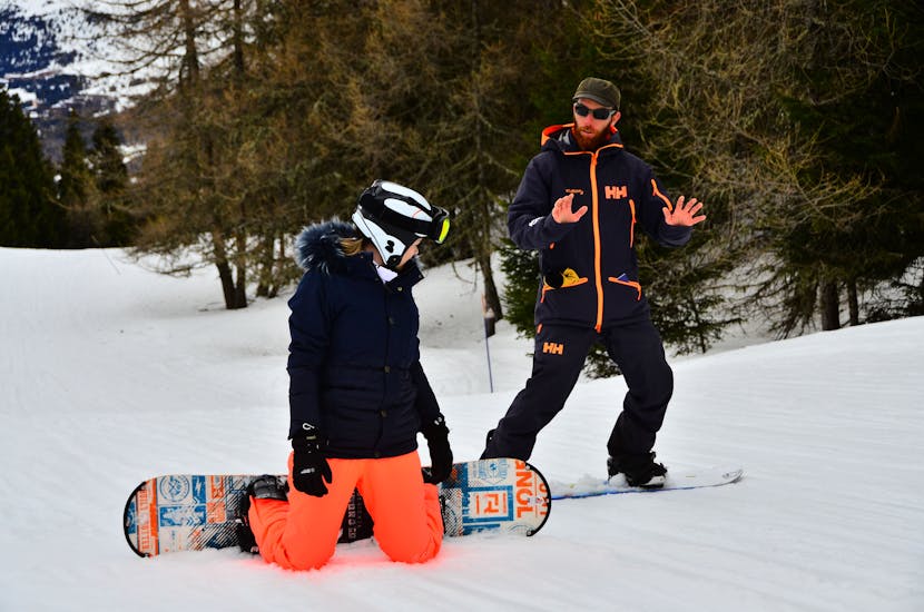 Personal teaching during a Private Snowboarding Lesson in Chamonix with École de ski Evolution 2 Chamonix.