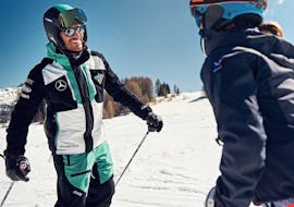 Blije skileraar en leerlingen in Armentarola tijdens een van de privé-skilessen voor volwassenen van alle niveaus.