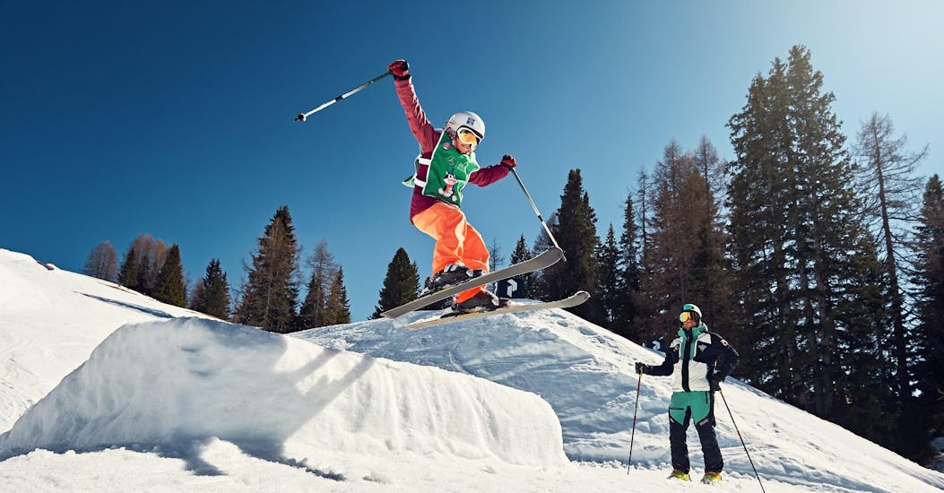 Clases de esquí para niños a partir de 4 años para avanzados.