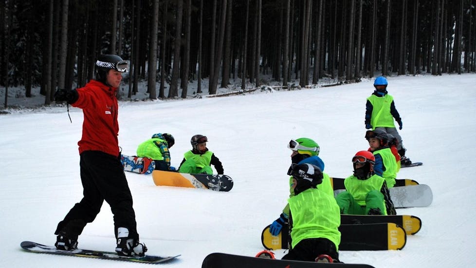 Snowboardlessen vanaf 8 jaar voor alle niveaus.