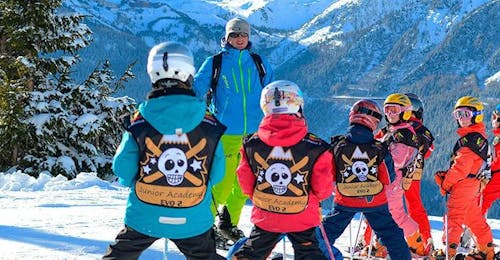 Clases de esquí para niños a partir de 10 años para avanzados con École de ski Evolution 2 Sainte Foy Clases de esquí para niños a partir de 10 años para avanzados con École de ski Evolution 2 Sainte Foy.