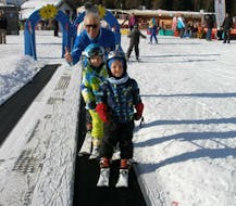 Lezioni di sci per bambini (4-5 anni) per principianti con Scuola di Sci Val di Fiemme.