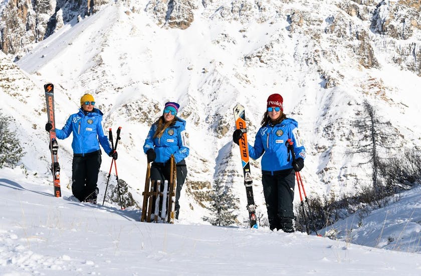 Skileraren klaar voor weer een van de privé skilessen voor volwassenen van alle niveaus in Predazzo.