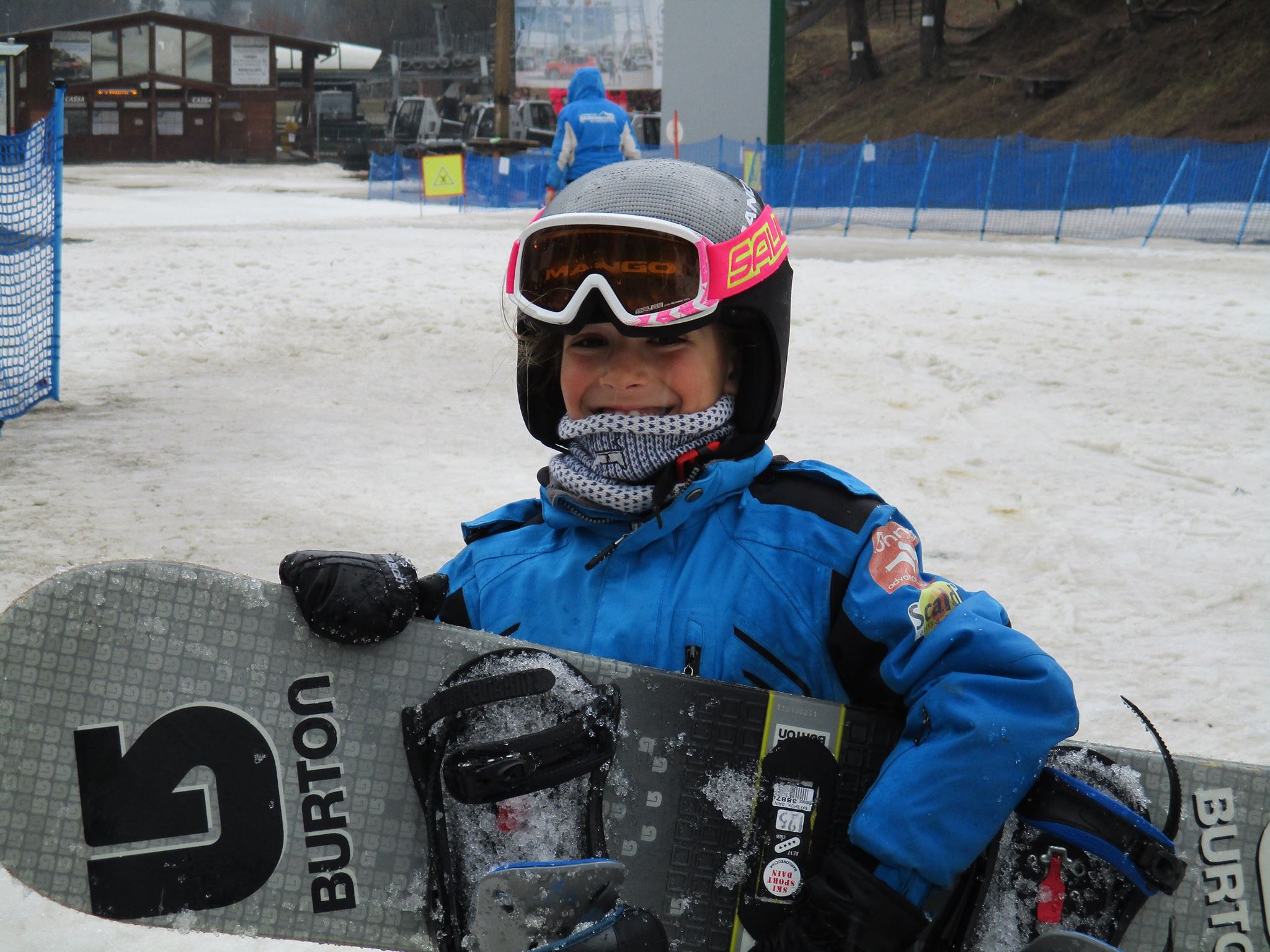 Cours de snowboard Enfants (5-14 ans) - Haute saison -Avancé avec Scuola di Sci Bardonecchia.