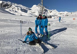 Adult Ski Lessons for Beginners from Escuela de Esquí Candanchú.