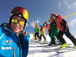Kinderen die deelnemen aan een van de Enjoyski-school Valmalenco Kids Skilessen (5-12 jaar) voor alle niveaus - Weekend.