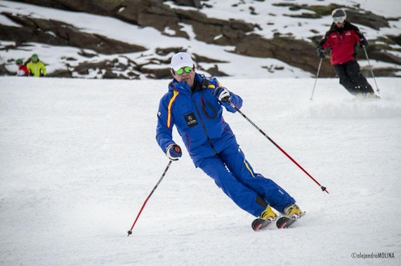 Sierra Nevada - Adult Ski Lessons + Ski Hire Package for Beginners