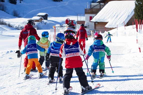 Obersaxen Mundaun - Kids Ski Lessons (from 6 years) for All Levels