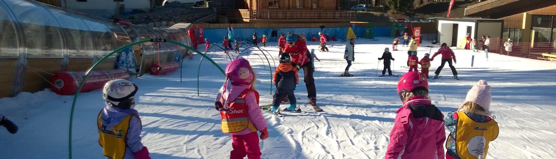 Lezioni di sci per bambini "Kids Club" (3-7 anni).