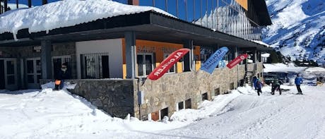 Image of Ski Rental Pista Grande Ski Center Candanchú.