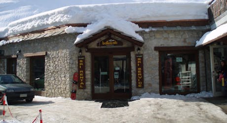 Le magasin de location de ski Bottero à Limone Piemonte.