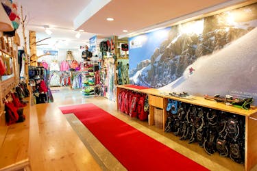 Vue sur le magasin de location de ski Glycérine Sport Anzère.