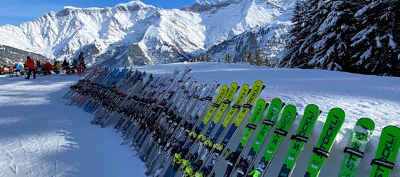 Ski Auswahl von Skiverleih Vreni Schneider Sport Elm.