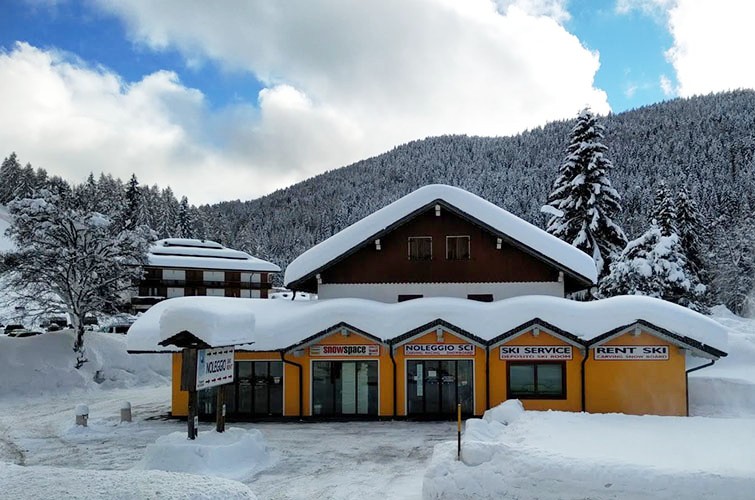 Foto del Noleggio Sci Punto Sport Fondo Grande Folgaria.