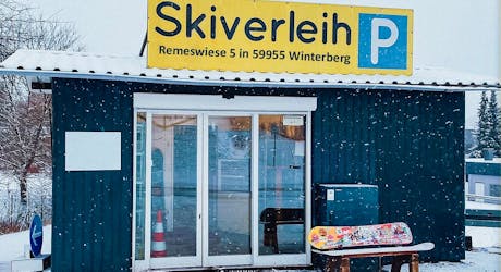 Das Geschäft des Skiverleih Liftstation Winterberg - Remmeswiese vom außen.