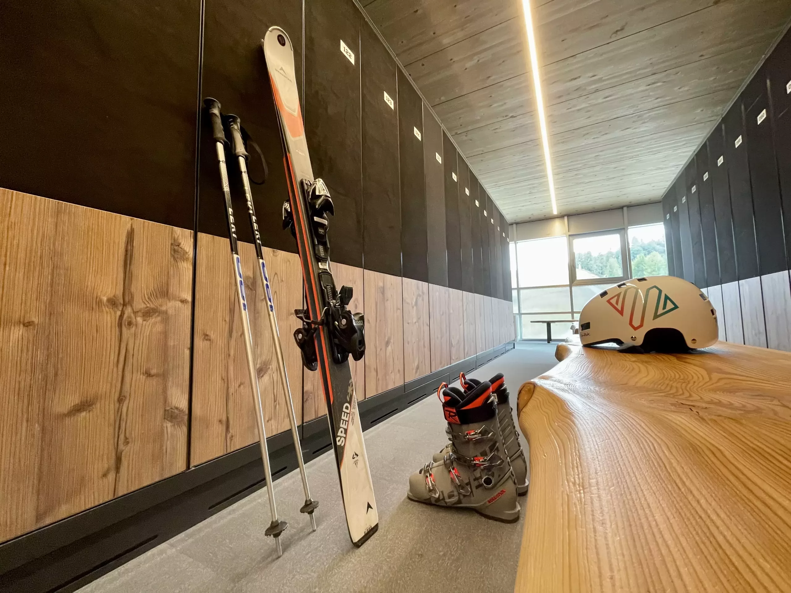 Inside of the Ski Rental Promescaiol Outdoor Adventure Life - Alpe Daolasa.