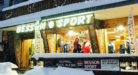 External view of the Besson Sport Ski Rental Sauze d'Oulx shop.