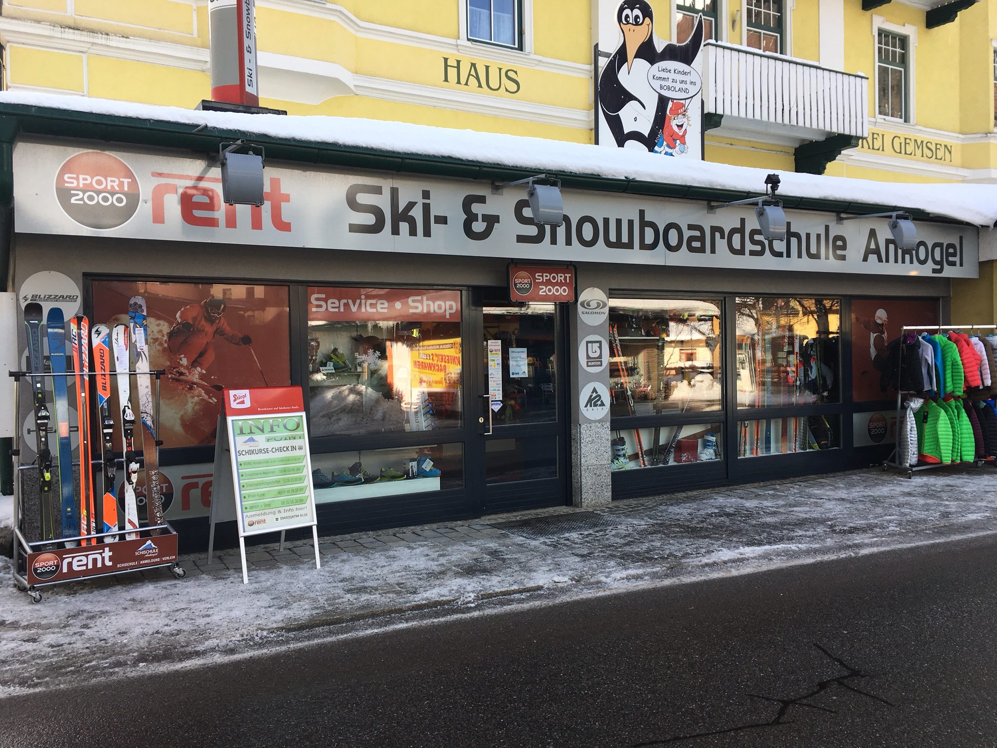 Ski Rental Schischule Ankogel - SPORT 2000 seen from outside.