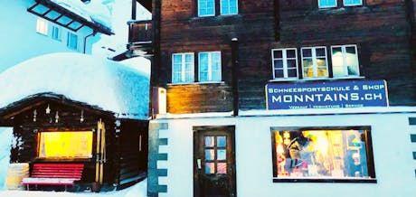 Le magasin de location de ski Monntains à Sedrun.