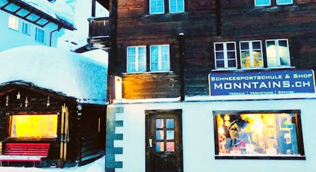 Le magasin de location de ski Monntains à Sedrun.