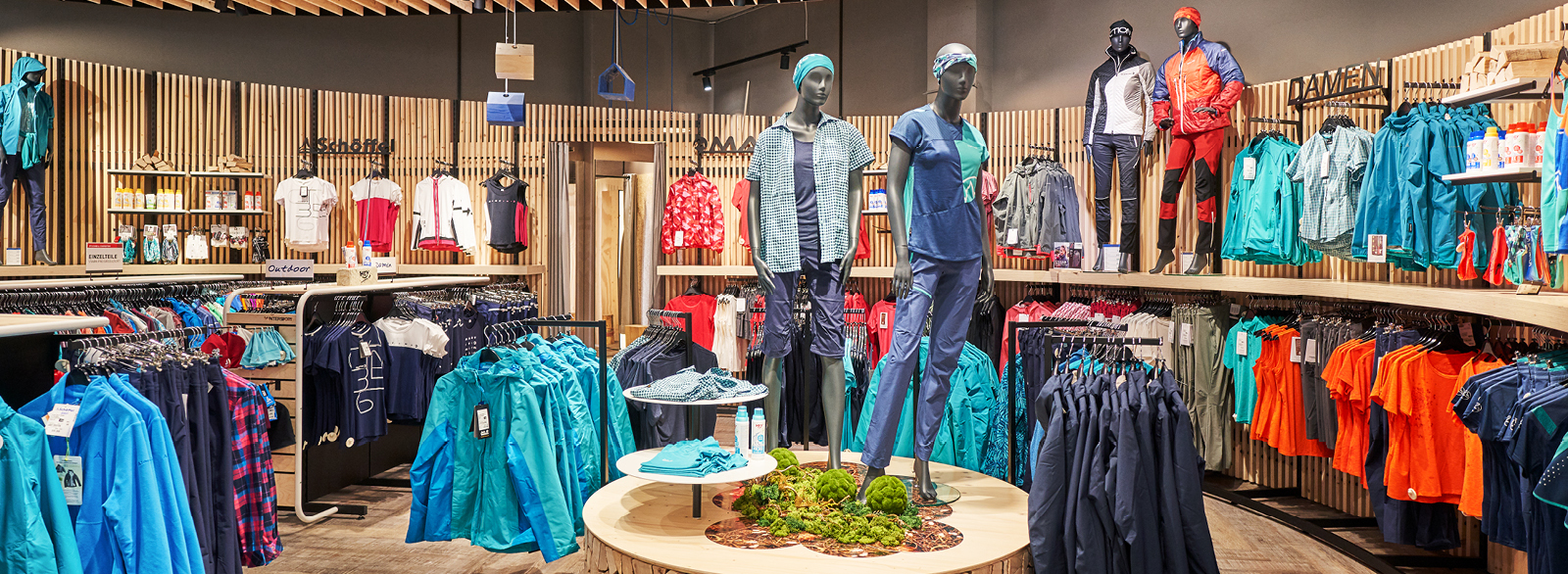 Das Geschäft des Skiverleihs Intersport Ötscher von innen.