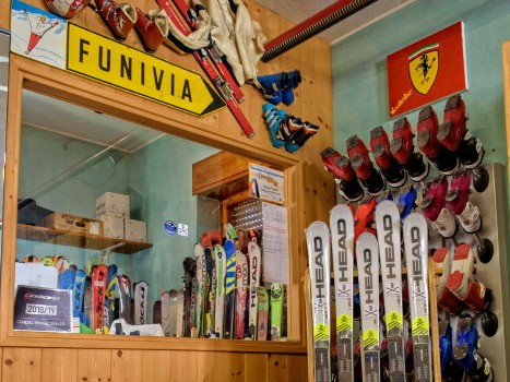 Picture of the inside of Ski Rental Pircher Sport Chiesa in Valmalenco shop.